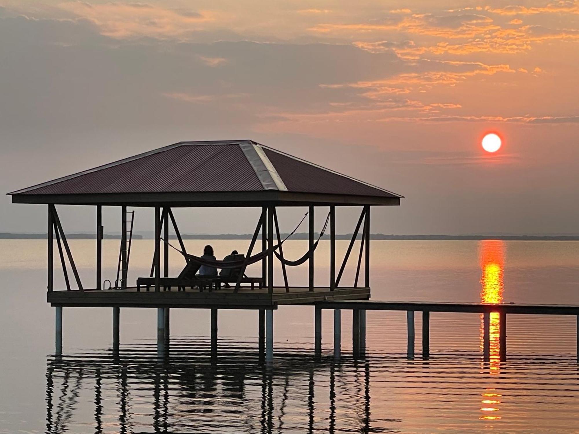 Dolphin Blue Paradise Bocas del Toro Exterior photo